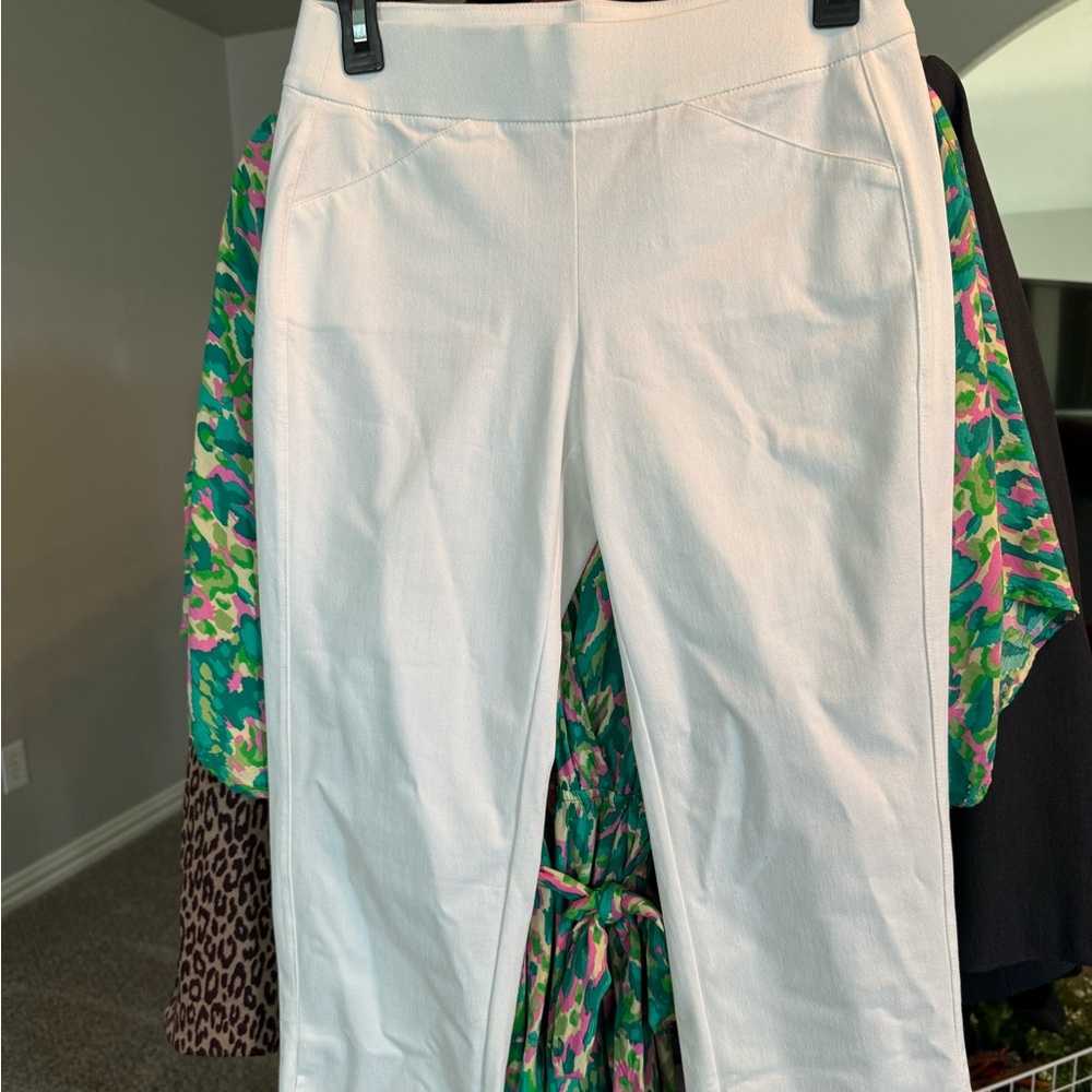 The chicos cropped pants
